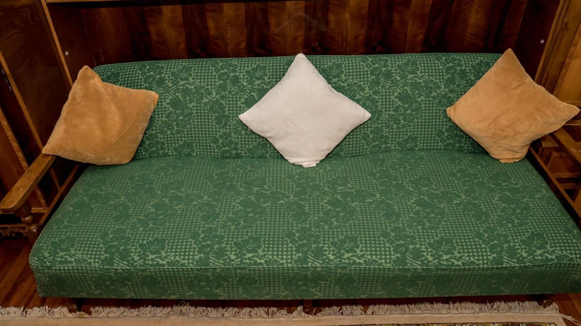 Vintage Experience With A 1965 Rocking Chair In City Center 2 Rooms Apartment Bucareste 0*,