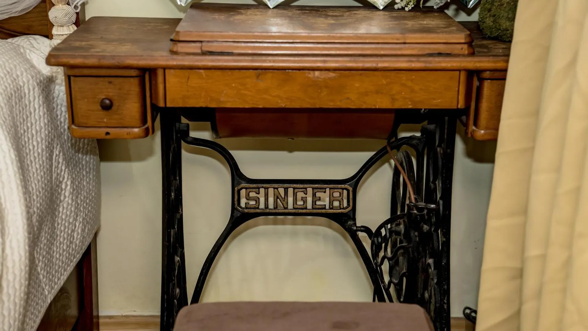 Vintage Experience With A 1965 Rocking Chair In City Center 2 Rooms Apartment Bucareste 0*,