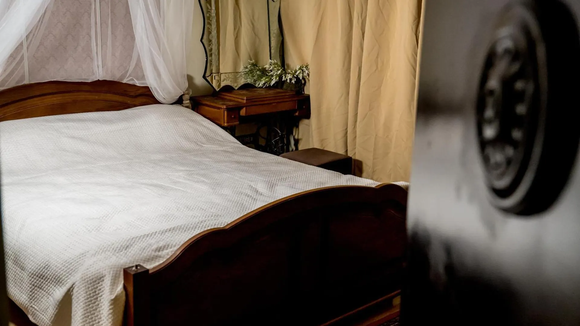 Vintage Experience With A 1965 Rocking Chair In City Center 2 Rooms Apartment Βουκουρέστι