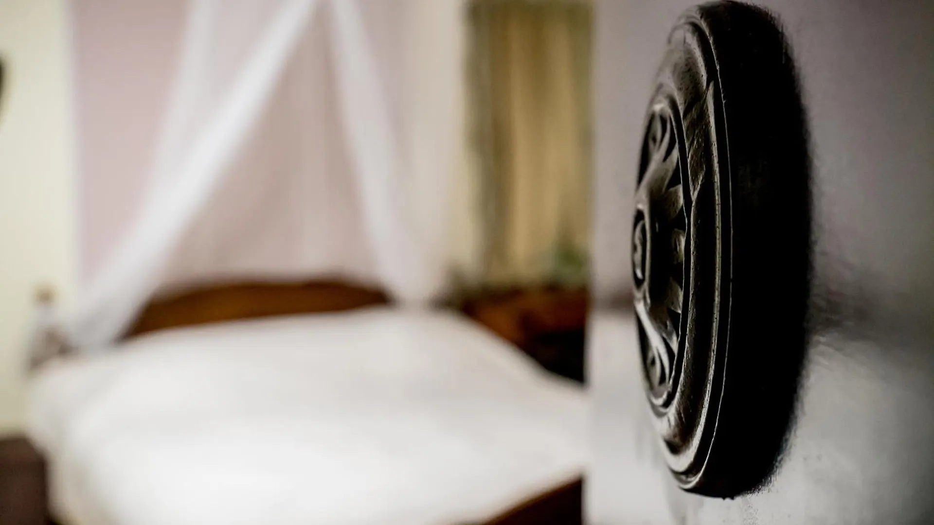 Vintage Experience With A 1965 Rocking Chair In City Center 2 Rooms Apartment Βουκουρέστι