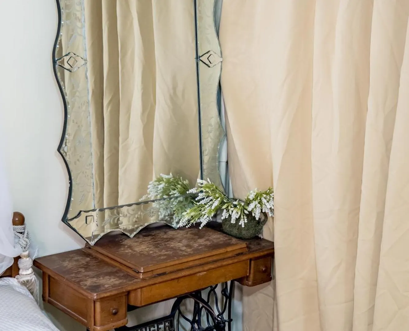 Vintage Experience With A 1965 Rocking Chair In City Center 2 Rooms Apartment Βουκουρέστι Ρουμανία