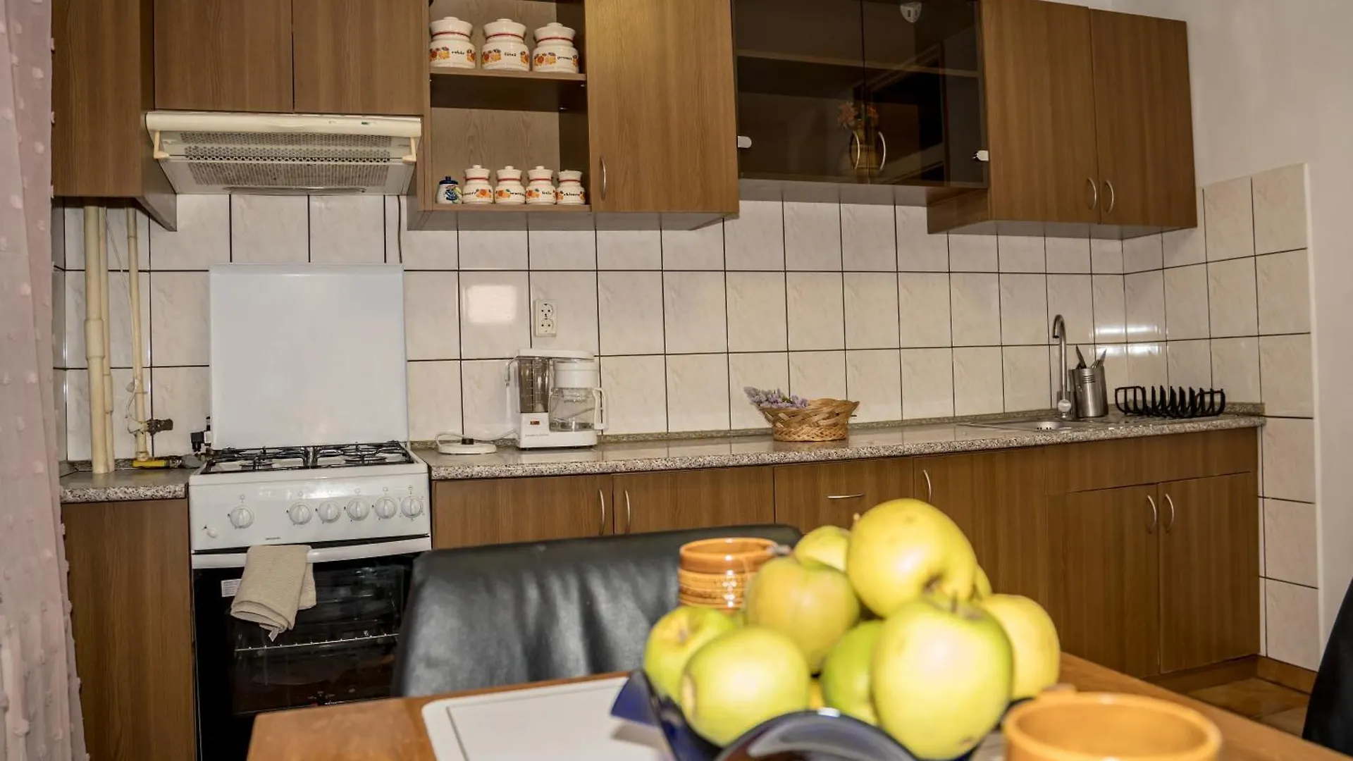 Vintage Experience With A 1965 Rocking Chair In City Center 2 Rooms Apartment Βουκουρέστι